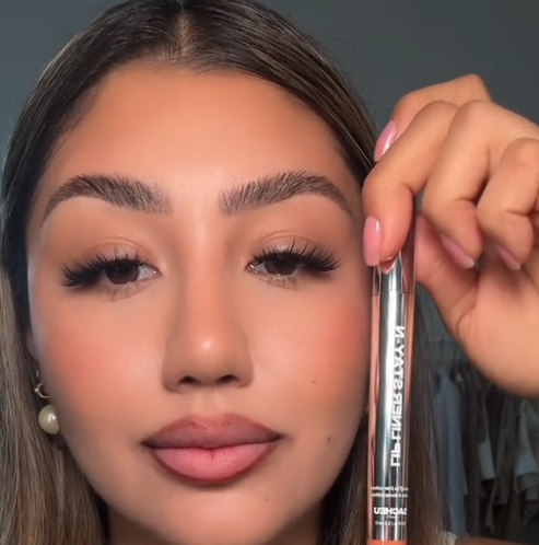 Ulrevo™ Effortless Lips Liner